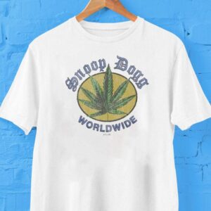 Global weed culture celebrated in this iconic Snoop Dogg t-shirt