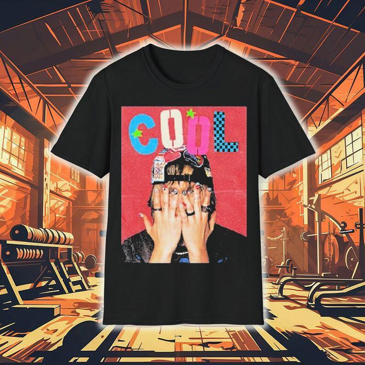 Michael Clifford drops his first solo track with stylish graphic t-shirt Michael Clifford drops his first solo track with stylish graphic t-shirt
