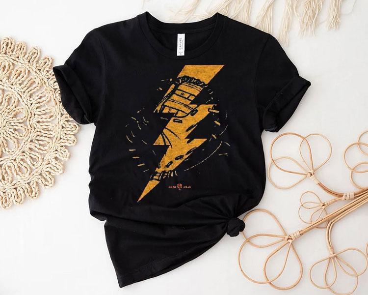 Speed up your style with this lightning fast t-shirt Speed up your style with this lightning fast t-shirt