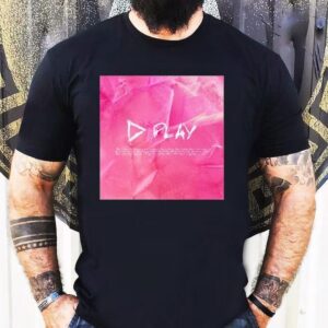 Ed Sheeran rocks pink album art on stylish t-shirt 1 Ed Sheeran Rocks Pink Album Art On Stylish Tshirt