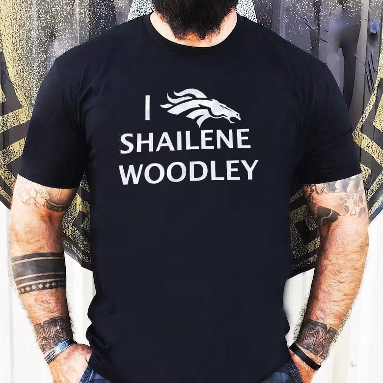 Shailene Woodley wears Denver Broncos inspired t-shirt Shailene Woodley wears Denver Broncos inspired t-shirt