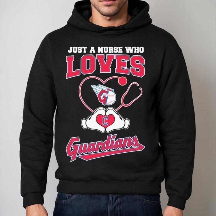 Cleveland Guardians superfan nurse shows team spirit with heart hands t-shirt Cleveland Guardians superfan nurse shows team spirit with heart hands t-shirt