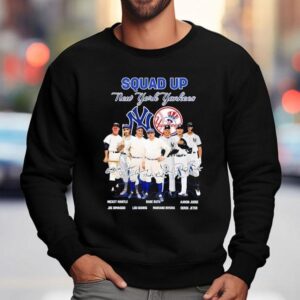 Show your team pride with this stylish Yankees t-shirt 3 Show Your Team Pride With This Stylish Yankees Sweatshirt