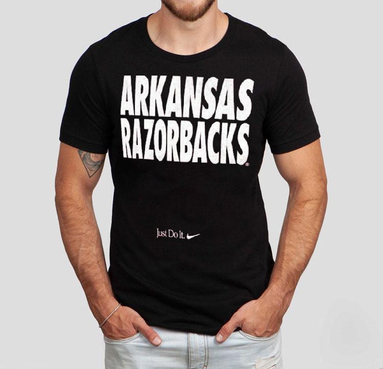 Arkansas Razorbacks Omahogs 2025 College World Series Dugout The Arkansas Razorbacks Are Here To Win Just Do It Nike Shirt Arkansas Razorbacks Omahogs 2025 College World Series Dugout The Arkansas Razorbacks Are Here To Win Just Do It Nike Shirt