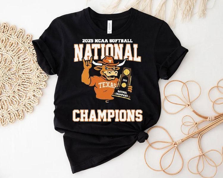 Texas Longhorns 2025 Ncaa National Women’s College World Series Champions Mascot Hug Trophy Shirt. Texas Longhorns 2025 Ncaa National Women’s College World Series Champions Mascot Hug Trophy Shirt.
