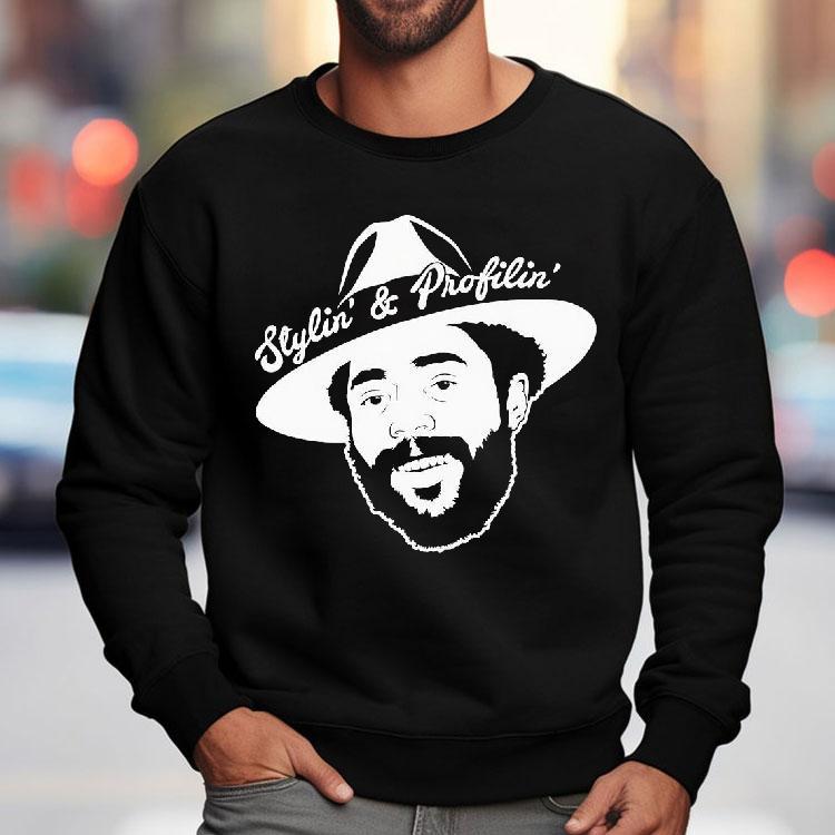 Walt Frazier Stylin’ And Profilin’ New York Knicks Shirt Walt Frazier Stylin’ And Profilin’ New York Knicks Shirt