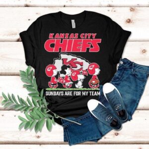 Snoopy And Charlie Brown The Peanuts Kansas City Chiefs Sundays Are For My Team Shirt Snoopy And Charlie Brown The Peanuts Kansas City Chiefs Sundays Are For My Team Shirt