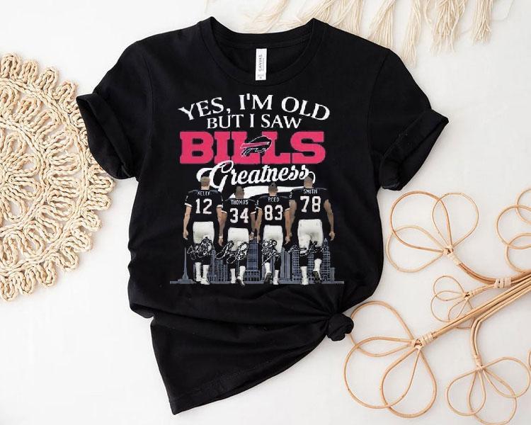 Buffalo Bills Yes I’m Old But I Saw Bills Greatness Nfl Squad 2025 Signatures Shirt Buffalo Bills Yes I’m Old But I Saw Bills Greatness Nfl Squad 2025 Signatures Shirt