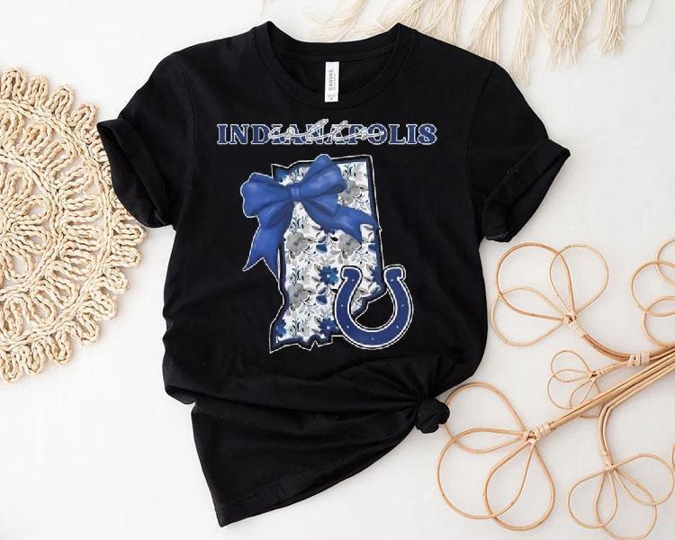 Indianapolis Colts Nfl Cozy State Bow 2025 Shirt Indianapolis Colts Nfl Cozy State Bow 2025 Shirt