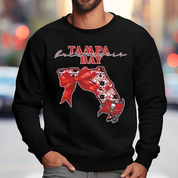Tampa Bay Buccaneers Nfl Cozy State Bow 2025 Shirt Tampa Bay Buccaneers Nfl Cozy State Bow 2025 Shirt