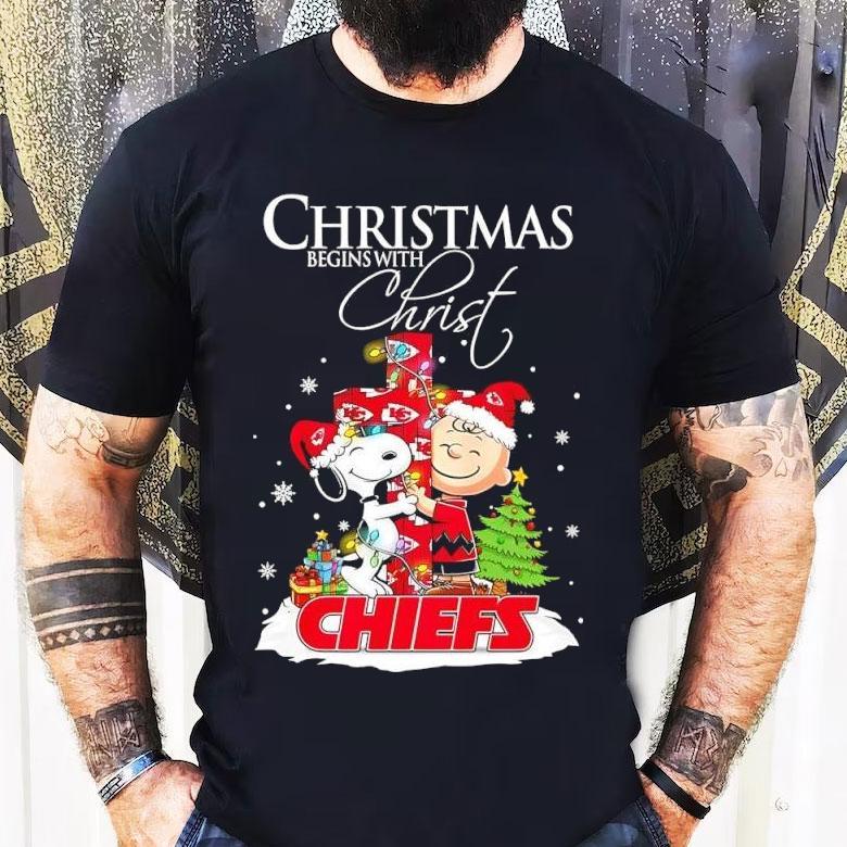 Christmas Begins With Christ Kansas City Chiefs X Snoopy And Charlie Brown Shirt Christmas Begins With Christ Kansas City Chiefs X Snoopy And Charlie Brown Shirt