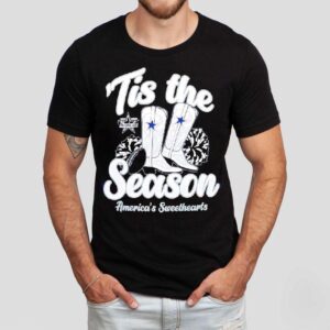 Dallas Cowboys ‘tis The Season Boots America’s Sweethearts Graphic Shirt Dallas Cowboys ‘tis The Season Boots America’s Sweethearts Graphic Shirt