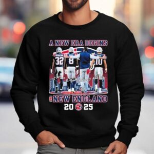 Treveyon Henderson Stefon Diggs And Drake Maye New England Patriots A New Era Begins 2025 Signatures Shirt 3 Treveyon Henderson Stefon Diggs And Drake Maye New England Patriots A New Era Begins Signatures Sweatshirt