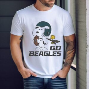 Snoopy And Woodstock Philadelphia Eagles Philly Go Beagles Helme Tshirt